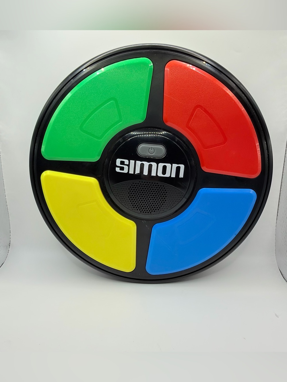 Hasbro Simon Electronic Memory Game - Green Red Yellow Blue 2015 model working